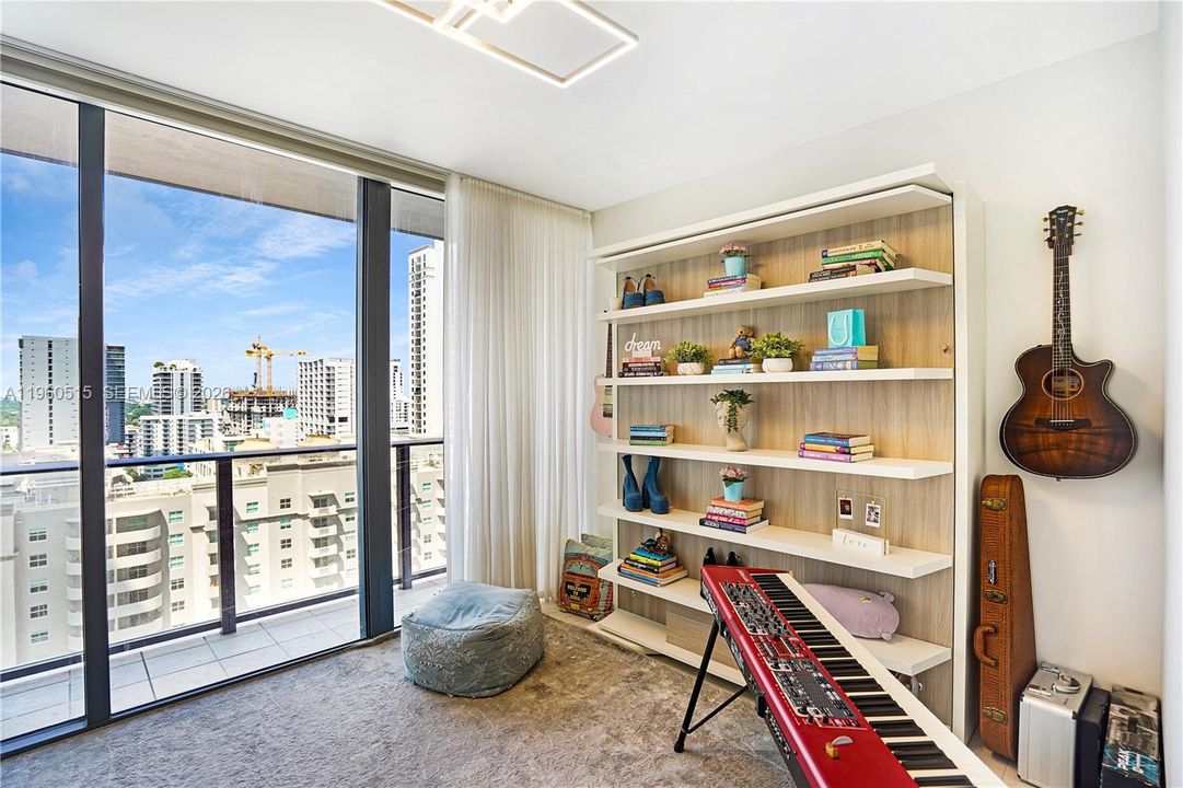 En Venta: $1,999,000 (3 camas, 3 baños, 1909 Pies cuadrados)