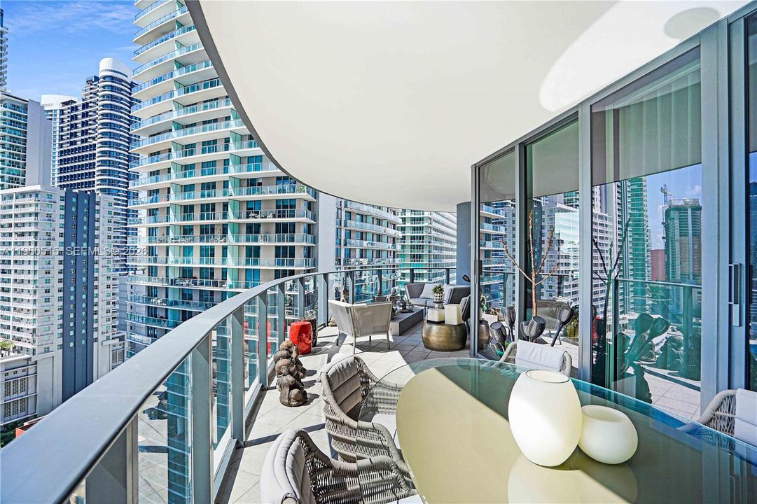 En Venta: $1,999,000 (3 camas, 3 baños, 1909 Pies cuadrados)