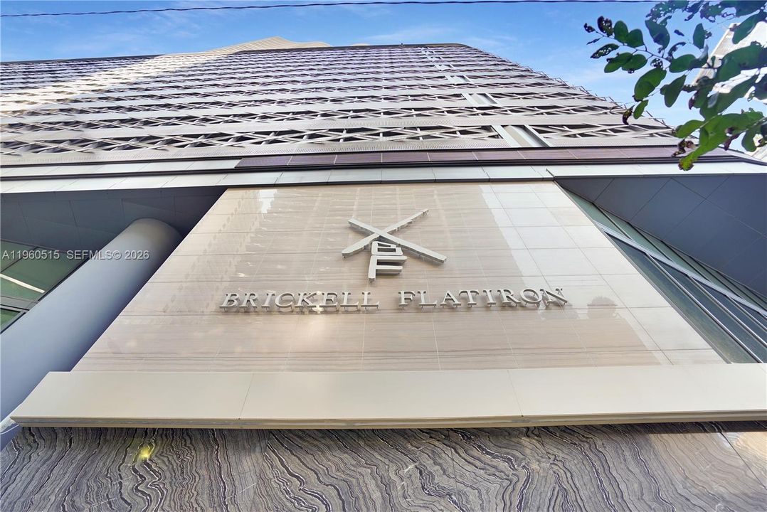 En Venta: $1,999,000 (3 camas, 3 baños, 1909 Pies cuadrados)