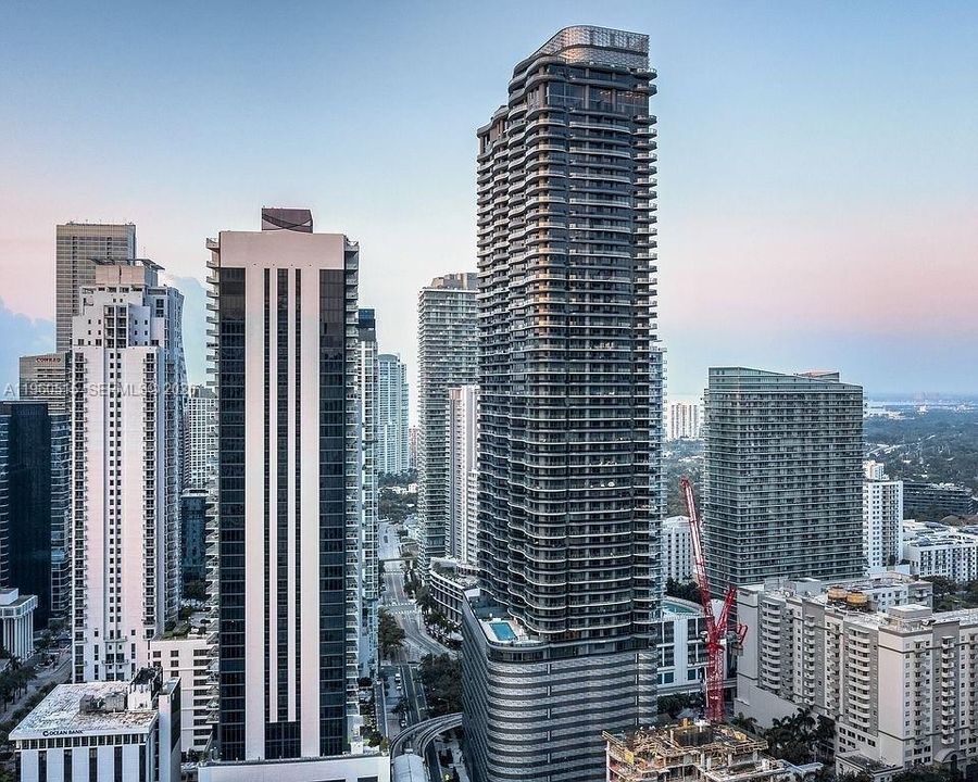En Venta: $1,999,000 (3 camas, 3 baños, 1909 Pies cuadrados)