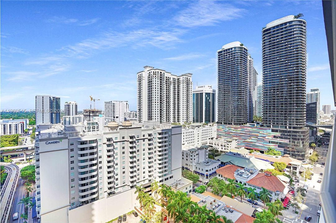 En Venta: $1,999,000 (3 camas, 3 baños, 1909 Pies cuadrados)