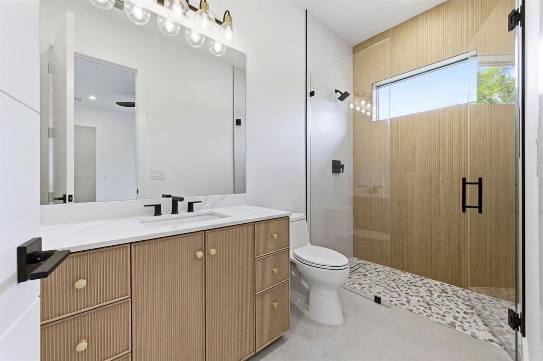 GUEST BATHROOM 4