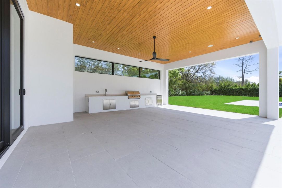 SUMMER KITCHEN