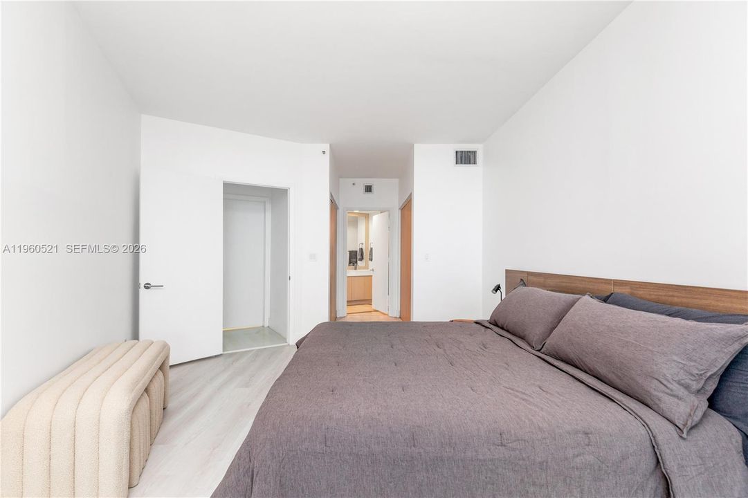 For Sale: $1,350,000 (1 beds, 1 baths, 1160 Square Feet)
