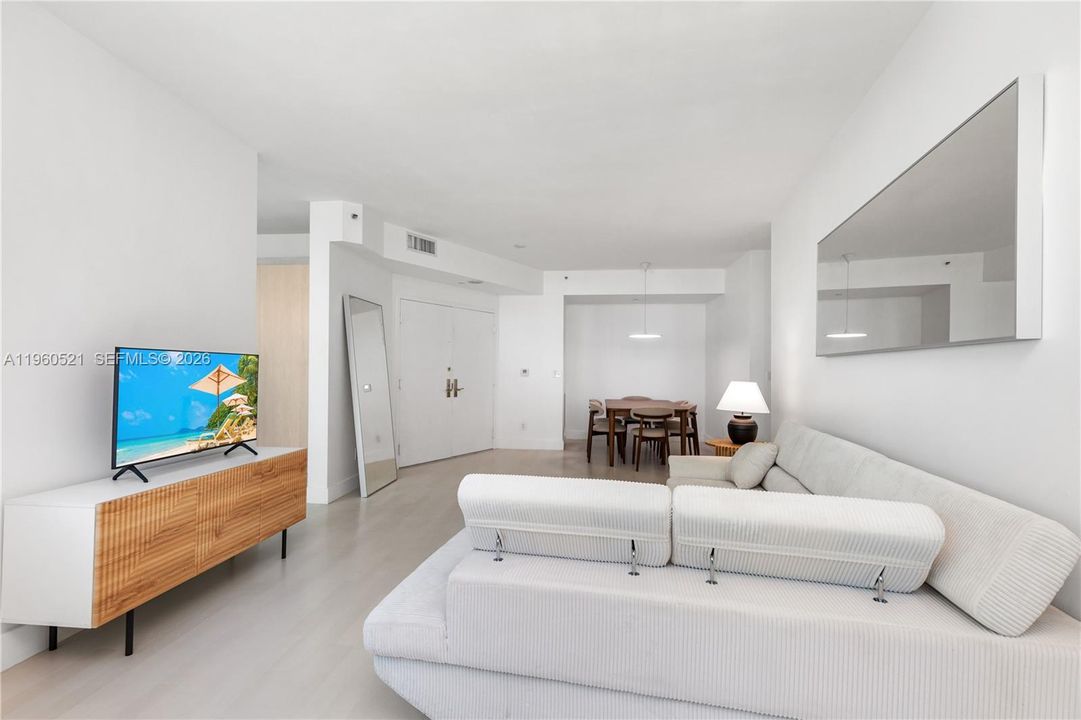 For Sale: $1,350,000 (1 beds, 1 baths, 1160 Square Feet)