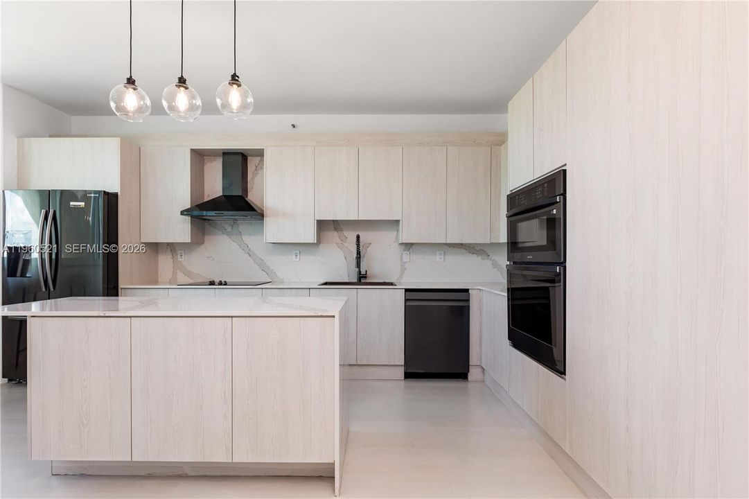For Sale: $1,350,000 (1 beds, 1 baths, 1160 Square Feet)