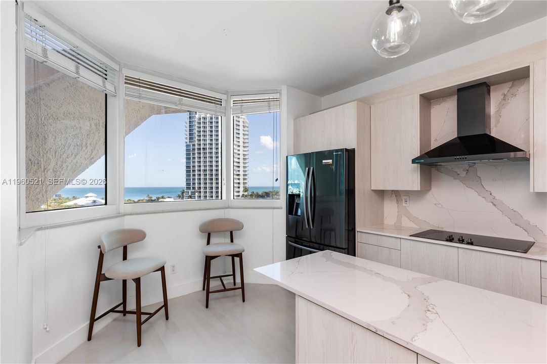 For Sale: $1,350,000 (1 beds, 1 baths, 1160 Square Feet)
