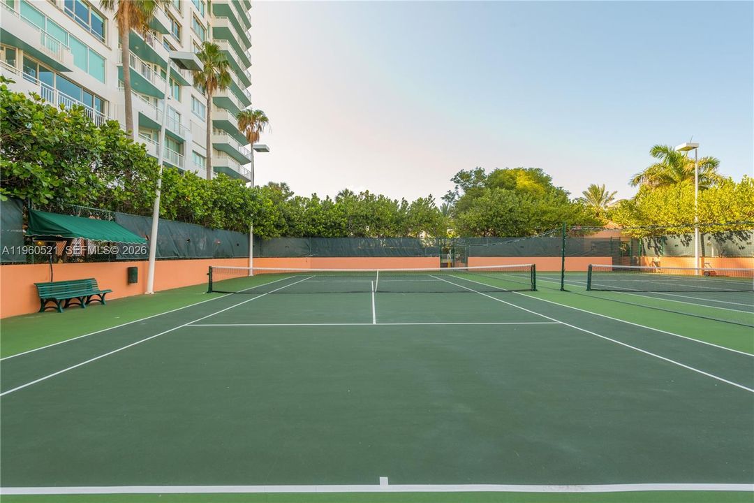 For Sale: $1,350,000 (1 beds, 1 baths, 1160 Square Feet)