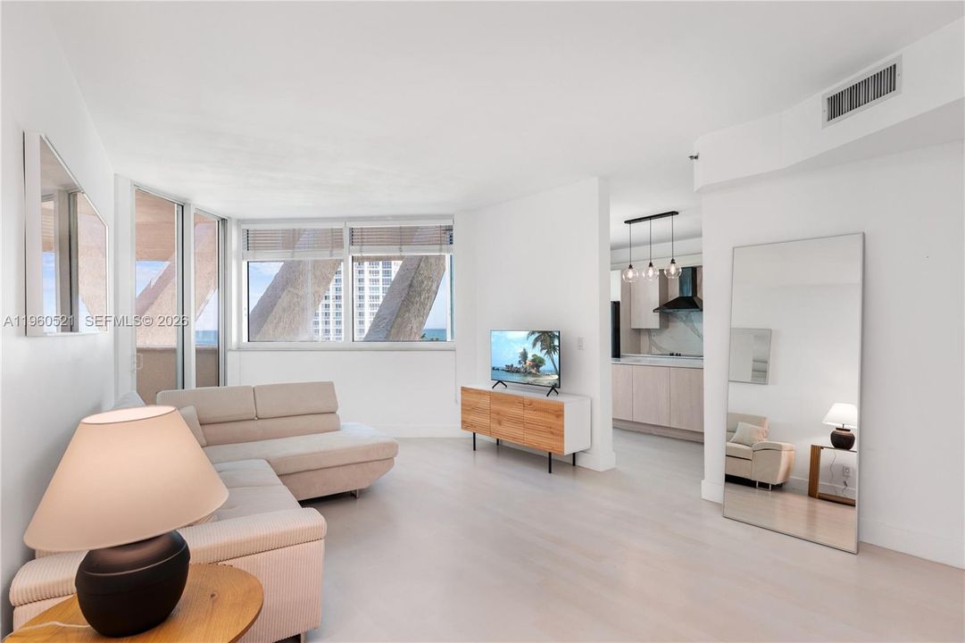 For Sale: $1,350,000 (1 beds, 1 baths, 1160 Square Feet)