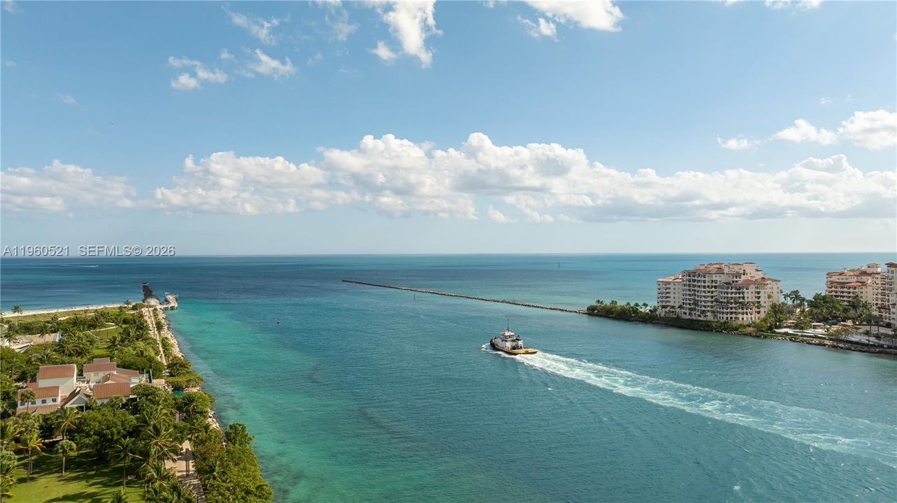 For Sale: $1,350,000 (1 beds, 1 baths, 1160 Square Feet)
