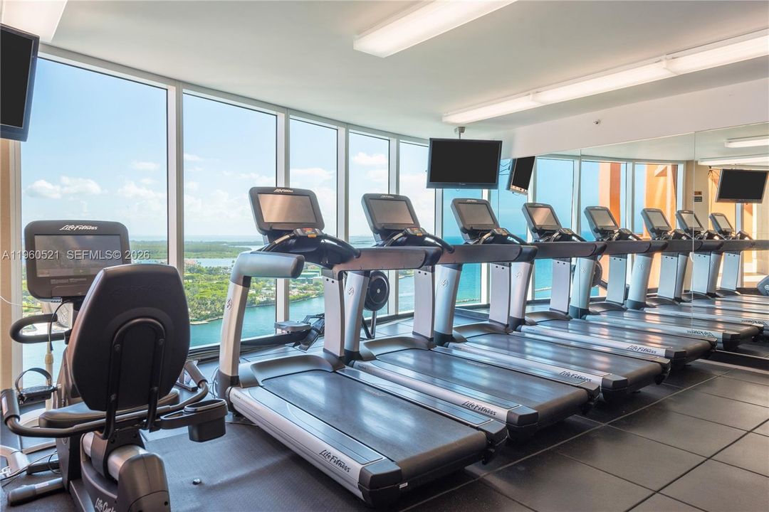 For Sale: $1,350,000 (1 beds, 1 baths, 1160 Square Feet)