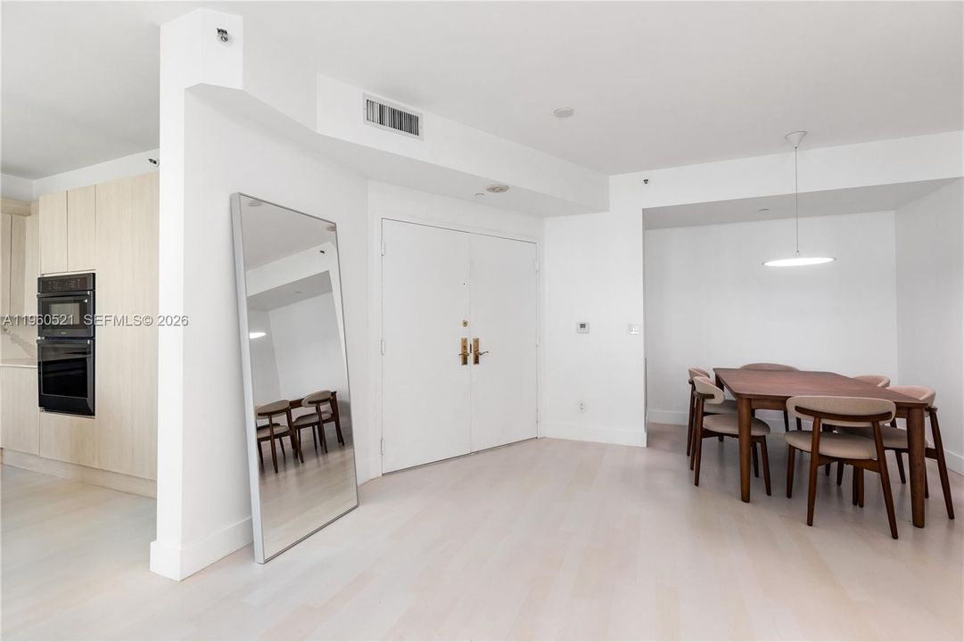 For Sale: $1,350,000 (1 beds, 1 baths, 1160 Square Feet)