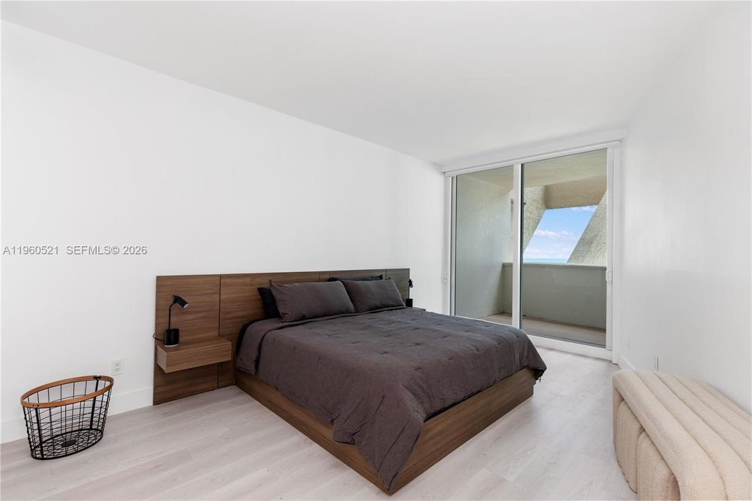 For Sale: $1,350,000 (1 beds, 1 baths, 1160 Square Feet)
