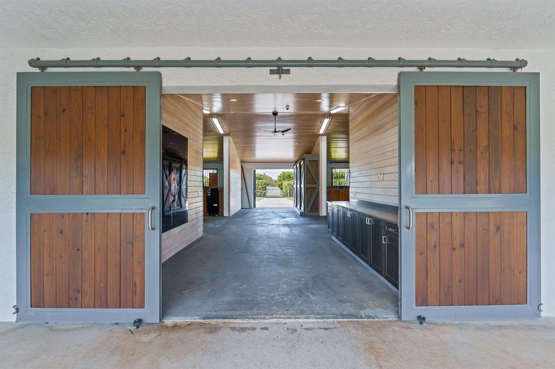 42-web-or-mls-A7408859