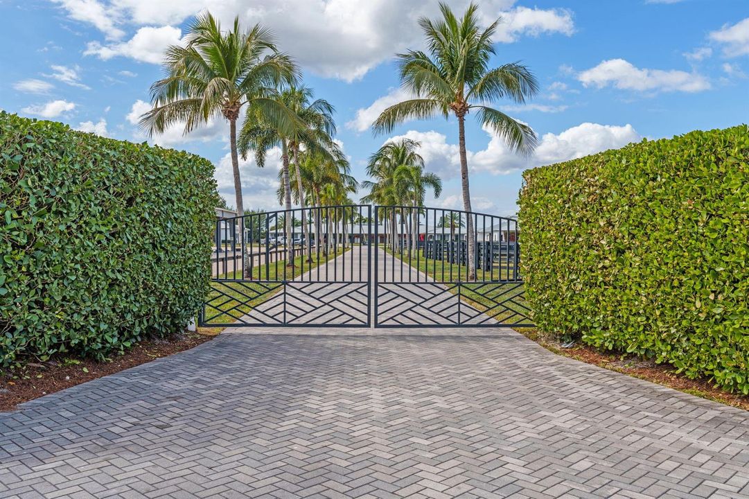 81-web-or-mls-A7408997