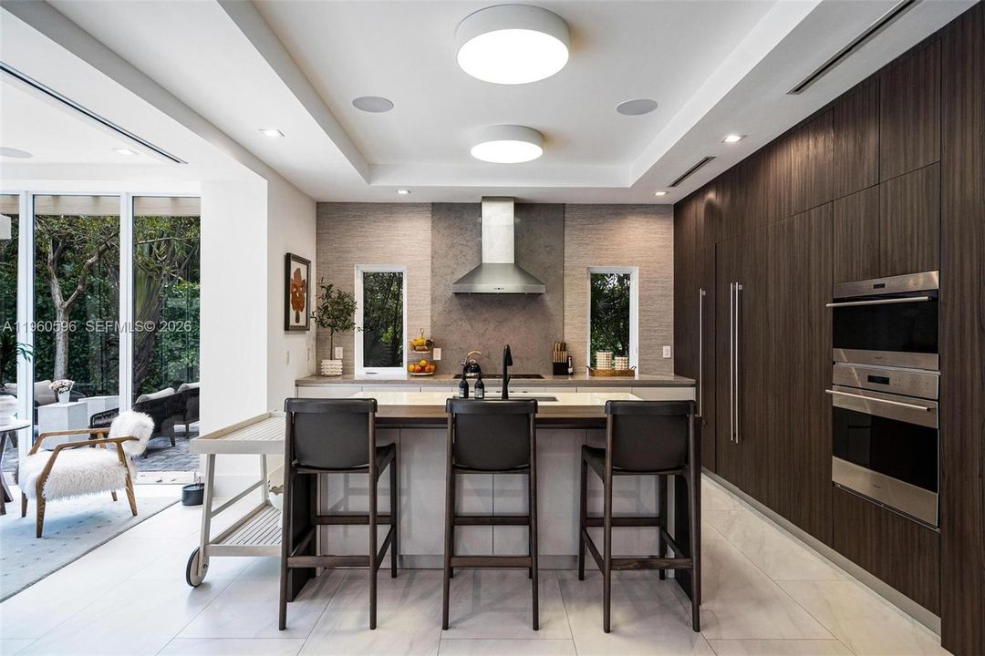 Activo con contrato: $3,800,000 (4 camas, 4 baños, 2944 Pies cuadrados)