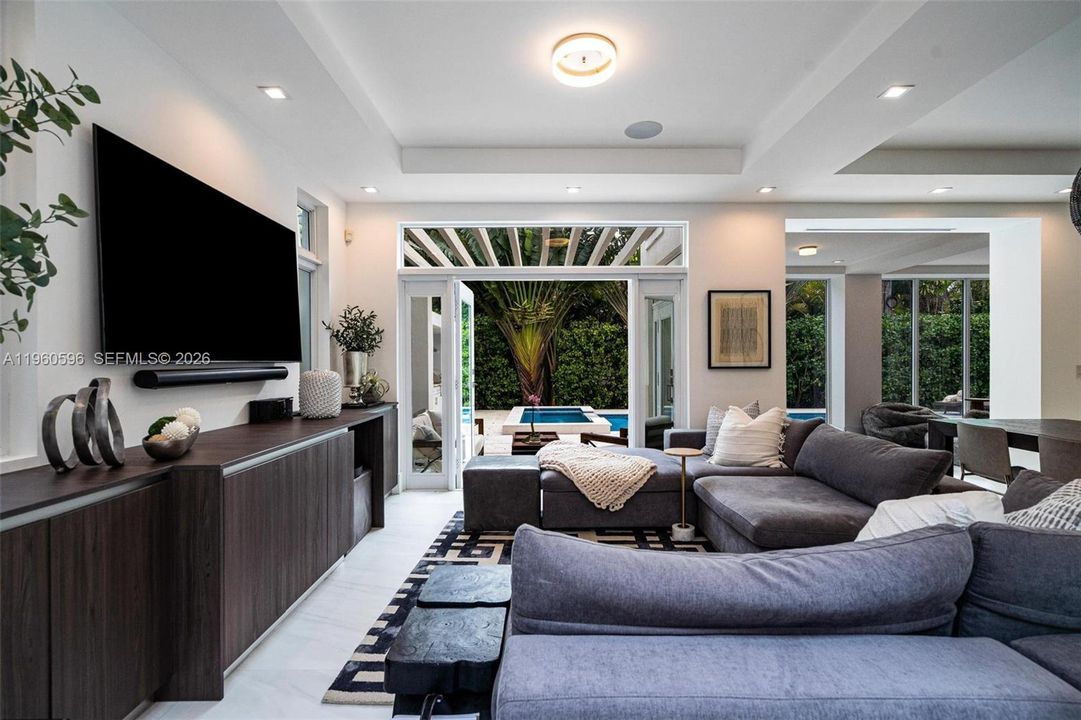 Activo con contrato: $3,800,000 (4 camas, 4 baños, 2944 Pies cuadrados)