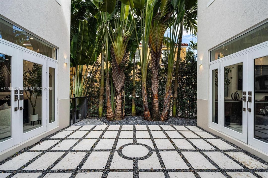 Activo con contrato: $3,800,000 (4 camas, 4 baños, 2944 Pies cuadrados)