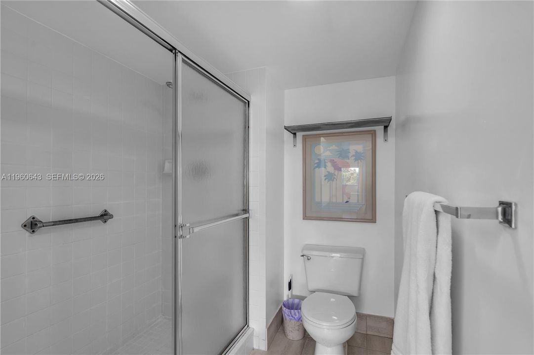 Activo con contrato: $208,000 (2 camas, 2 baños, 1207 Pies cuadrados)