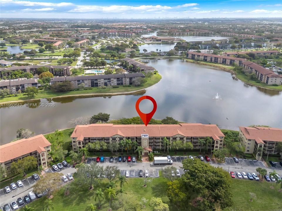 Activo con contrato: $208,000 (2 camas, 2 baños, 1207 Pies cuadrados)
