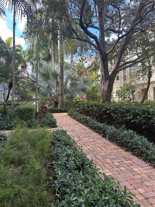 Recently Sold: $1,050,000 (3 beds, 3 baths, 1890 Square Feet)