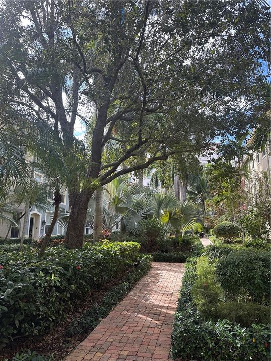 Recently Sold: $1,050,000 (3 beds, 3 baths, 1890 Square Feet)
