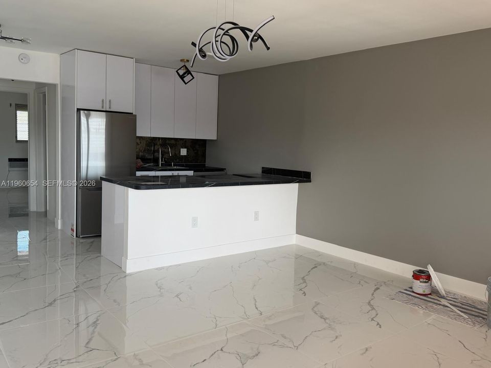 Active With Contract: $120,000 (1 beds, 1 baths, 625 Square Feet)