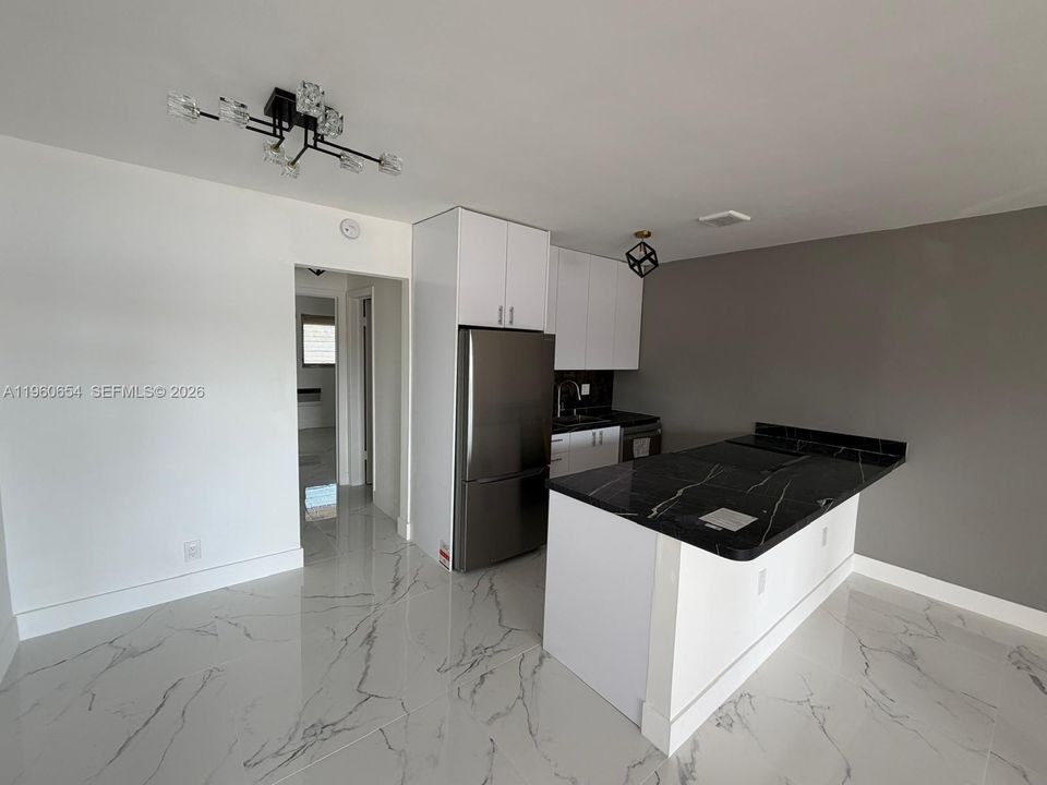 Active With Contract: $120,000 (1 beds, 1 baths, 625 Square Feet)
