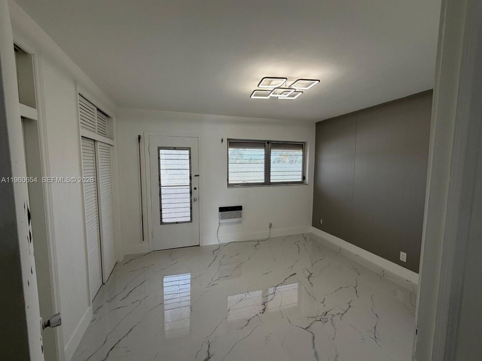 Active With Contract: $120,000 (1 beds, 1 baths, 625 Square Feet)