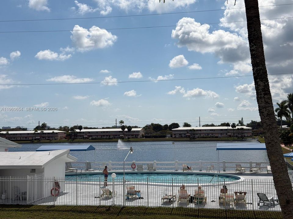 Active With Contract: $120,000 (1 beds, 1 baths, 625 Square Feet)