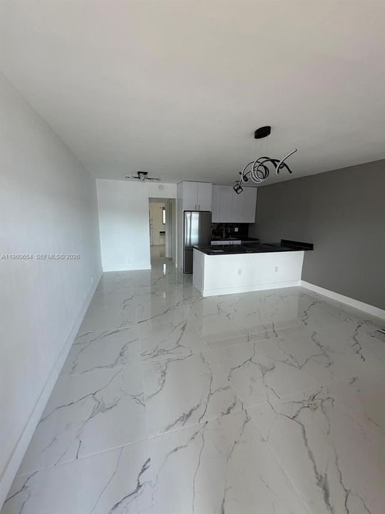 Active With Contract: $120,000 (1 beds, 1 baths, 625 Square Feet)