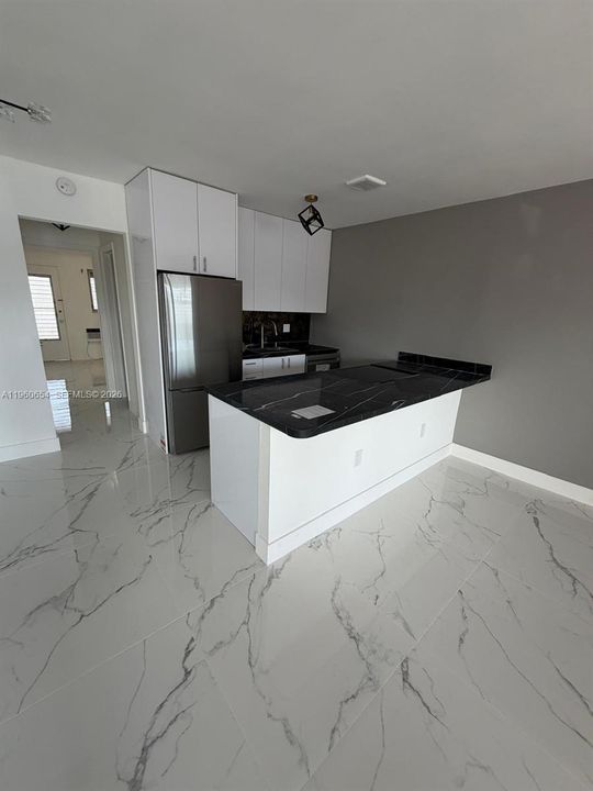 Active With Contract: $120,000 (1 beds, 1 baths, 625 Square Feet)
