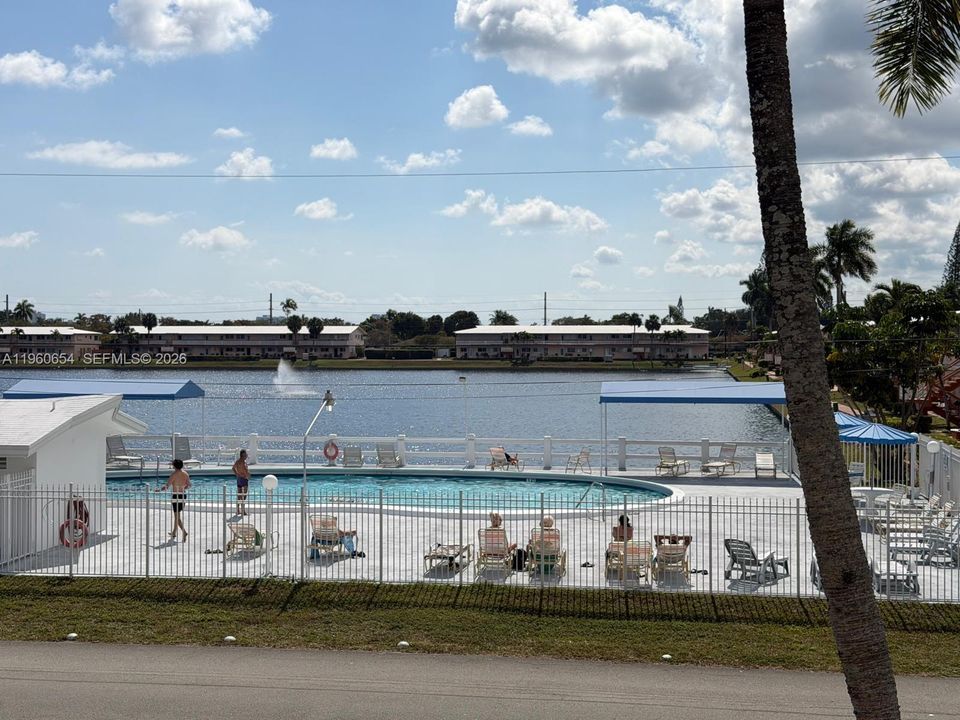 Active With Contract: $120,000 (1 beds, 1 baths, 625 Square Feet)