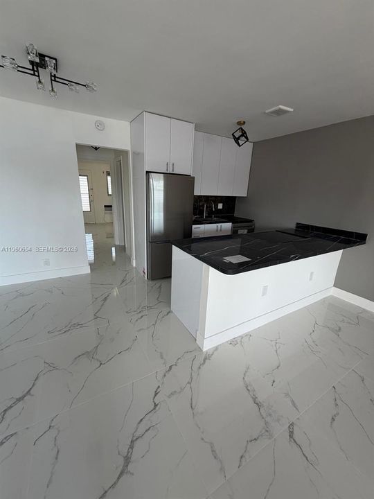 Active With Contract: $120,000 (1 beds, 1 baths, 625 Square Feet)
