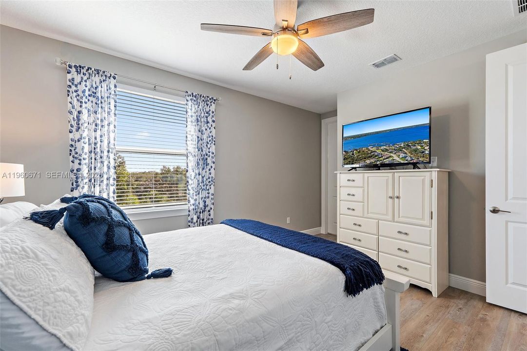 Active With Contract: $1,925,000 (4 beds, 4 baths, 3839 Square Feet)