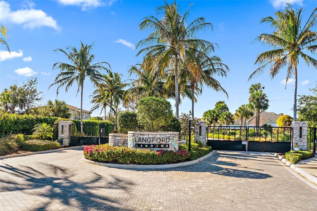 Active With Contract: $1,925,000 (4 beds, 4 baths, 3839 Square Feet)