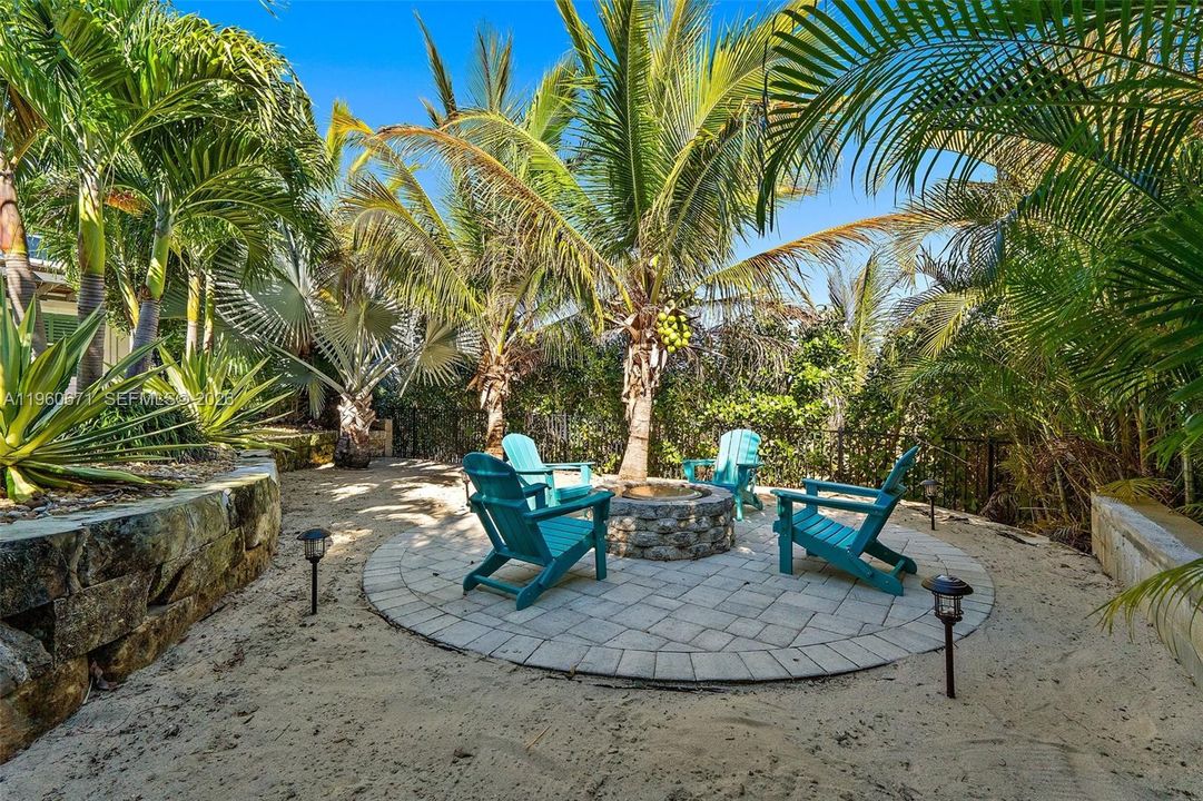Active With Contract: $1,925,000 (4 beds, 4 baths, 3839 Square Feet)