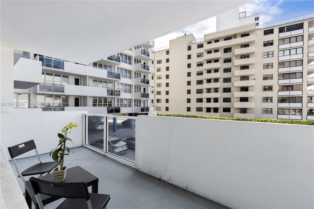 For Sale: $299,900 (0 beds, 1 baths, 530 Square Feet)
