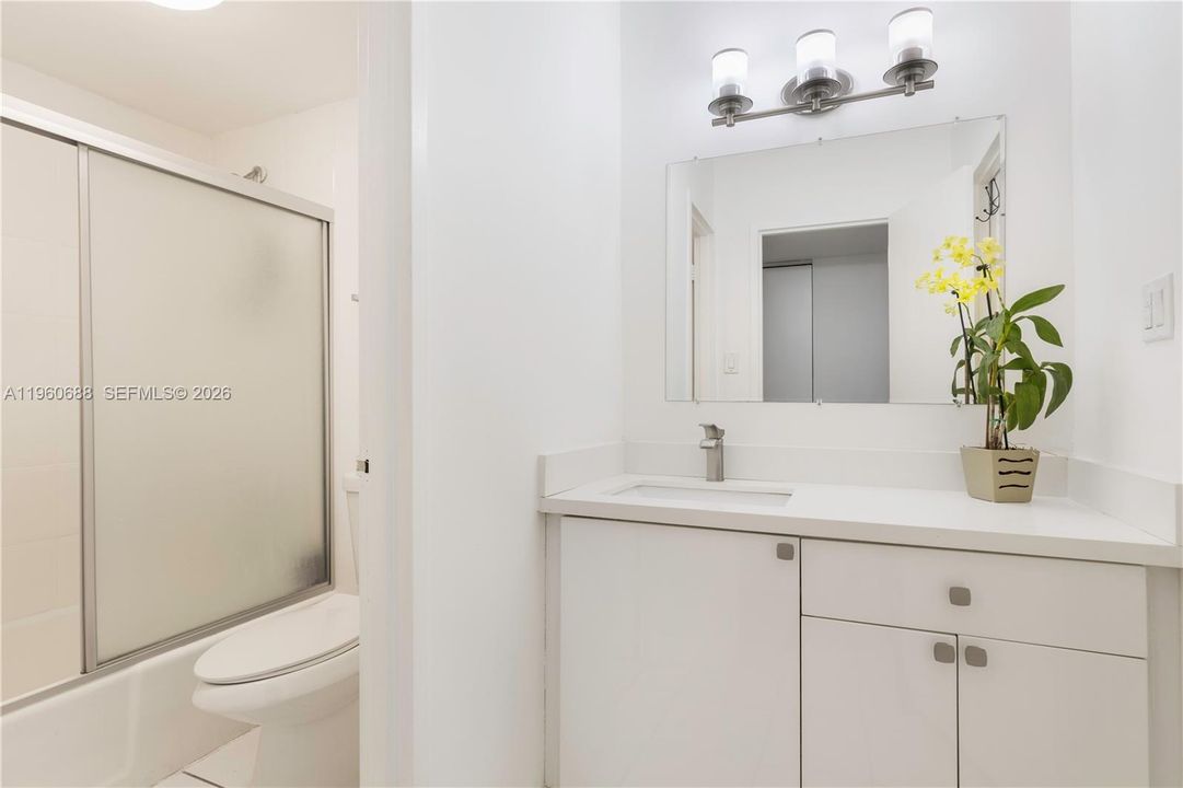 For Sale: $299,900 (0 beds, 1 baths, 530 Square Feet)