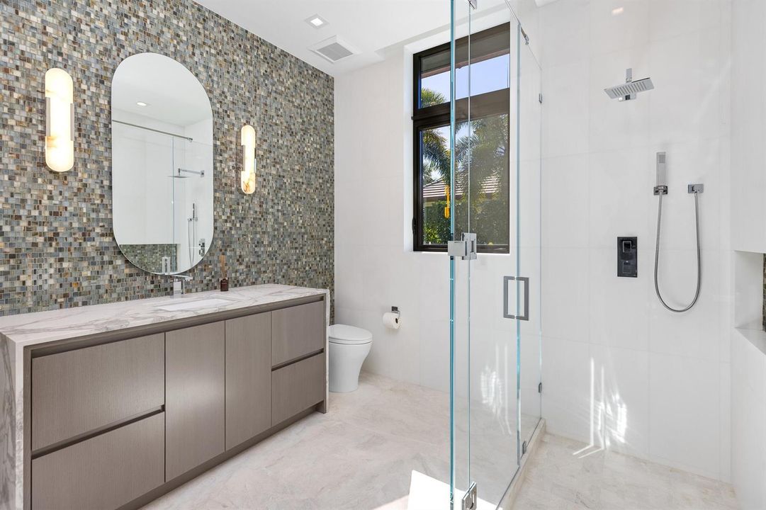 Guest Bath 5
