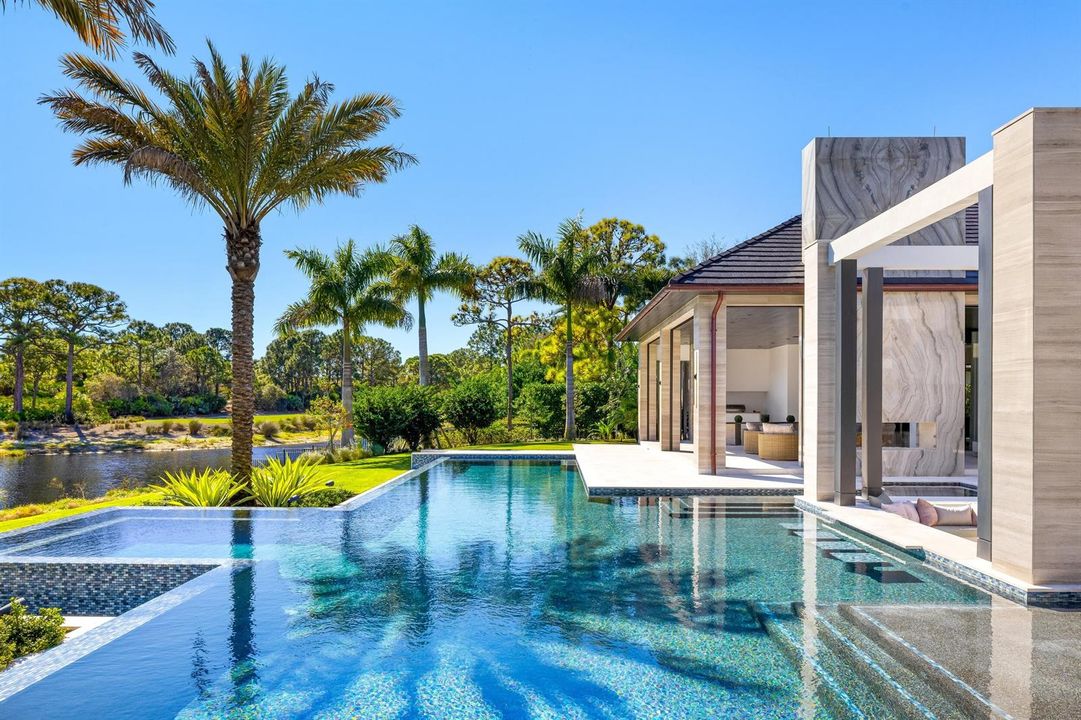 Pool Vertical