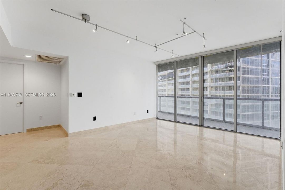 For Sale: $775,000 (2 beds, 2 baths, 1012 Square Feet)