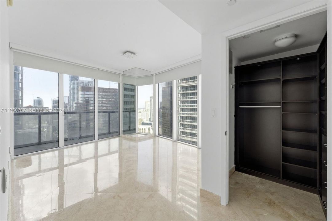 For Sale: $775,000 (2 beds, 2 baths, 1012 Square Feet)