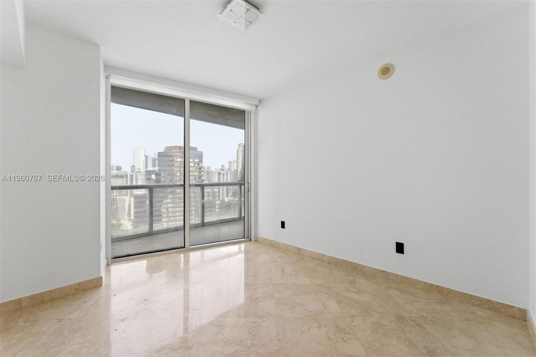 For Sale: $775,000 (2 beds, 2 baths, 1012 Square Feet)