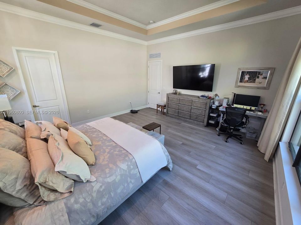 For Sale: $890,000 (3 beds, 2 baths, 2174 Square Feet)