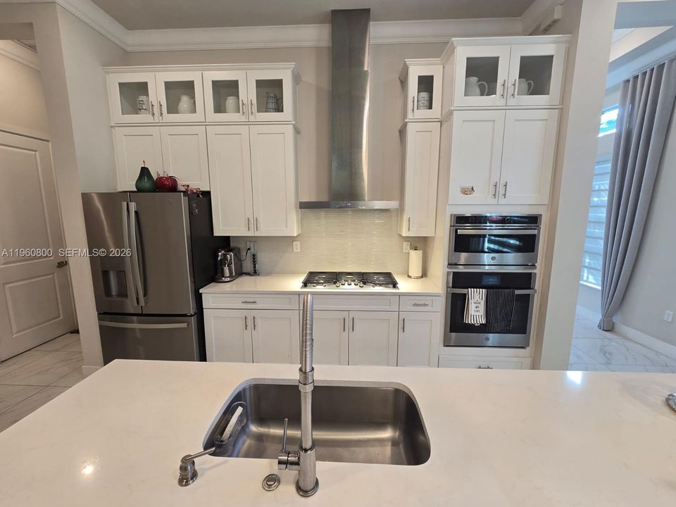 For Sale: $890,000 (3 beds, 2 baths, 2174 Square Feet)