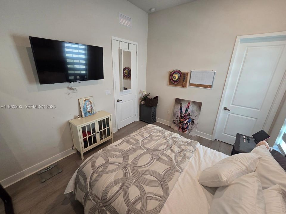 For Sale: $890,000 (3 beds, 2 baths, 2174 Square Feet)