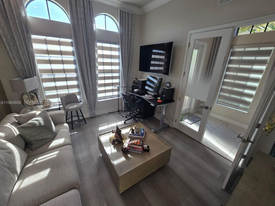 For Sale: $890,000 (3 beds, 2 baths, 2174 Square Feet)