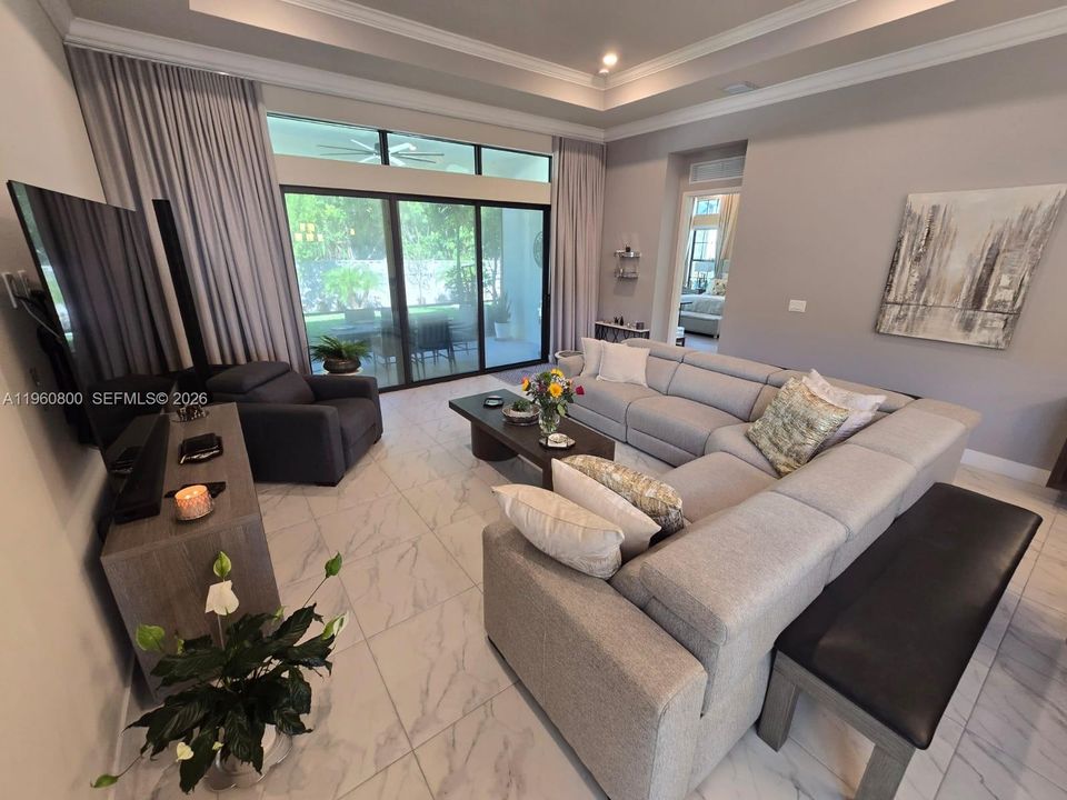 For Sale: $890,000 (3 beds, 2 baths, 2174 Square Feet)