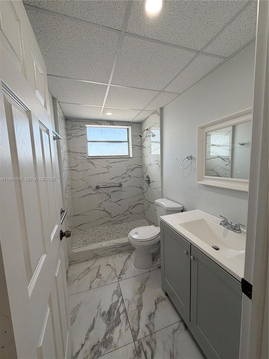 На продажу: $199,950 (2 спален, 1 ванн, 886 Квадратных фут)